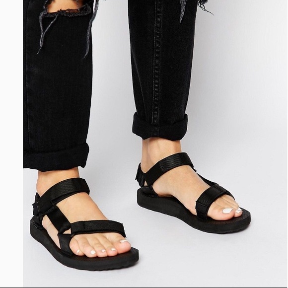 black nike sandals for toddlers